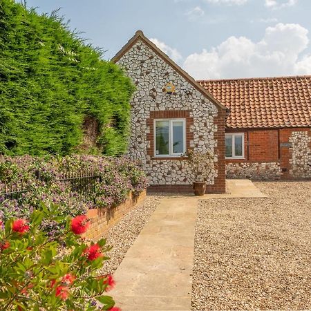 Castle Bungalow Thornham  Exterior photo