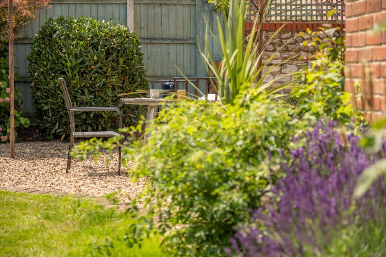 Castle Bungalow Thornham  Exterior photo